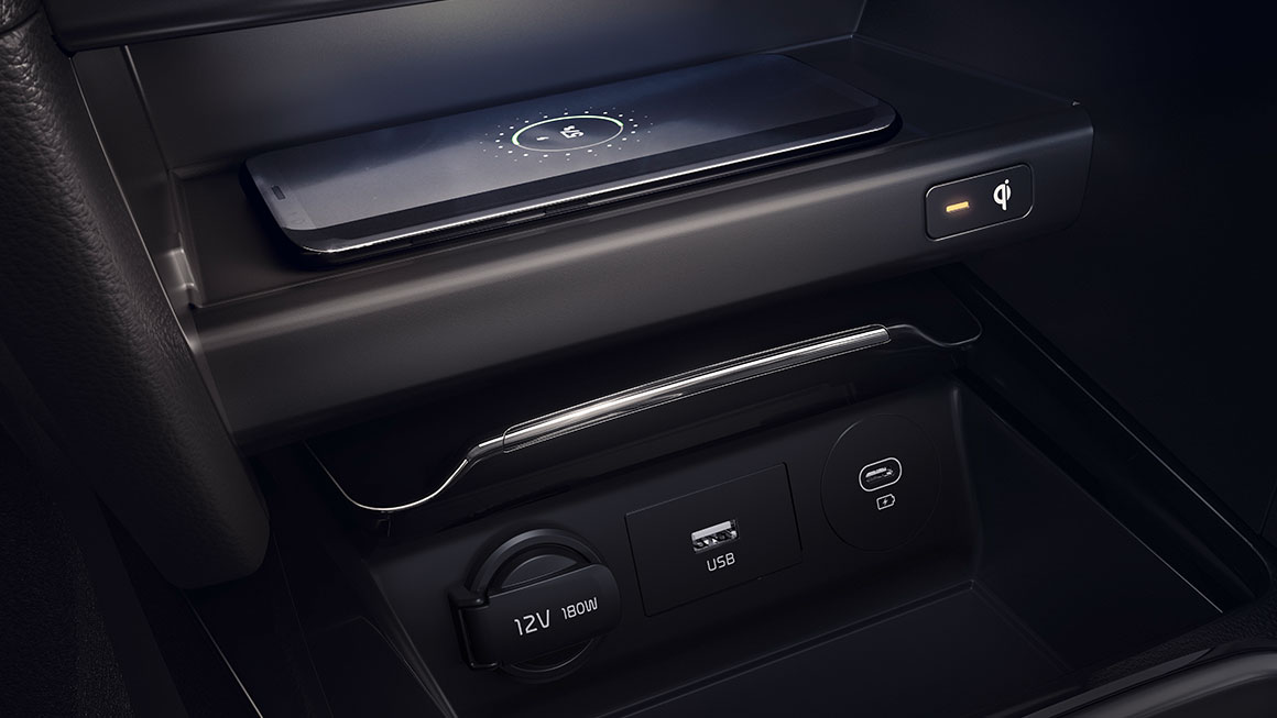 Kia Ceed Sportswagon Plug-in-Hybrid mit induktiver Smartphone-Ladestation und USB-Ladeanschluss